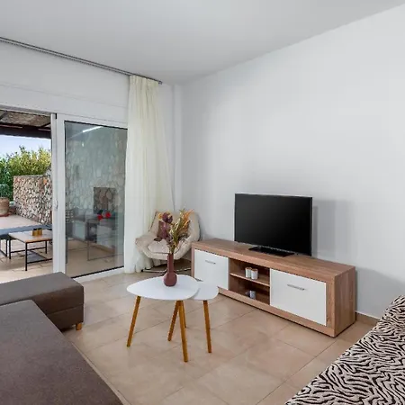 Ferienhaus Mit Privatpool Fuer 6 Personen Ca 93 Qm In Lindos, Dodekanes Rhodos Feriehus